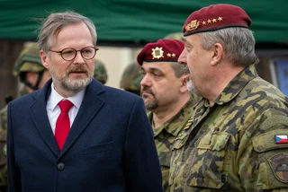 Czech PM Petr Fiala with Czech troops on March 4 / photo via Twitter, Armáda ČR