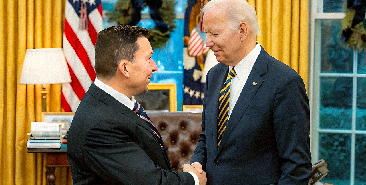 Photo of Ambassador Miloslav Stašek with U.S. President Joe Biden via X/@CzechEmbassyDC