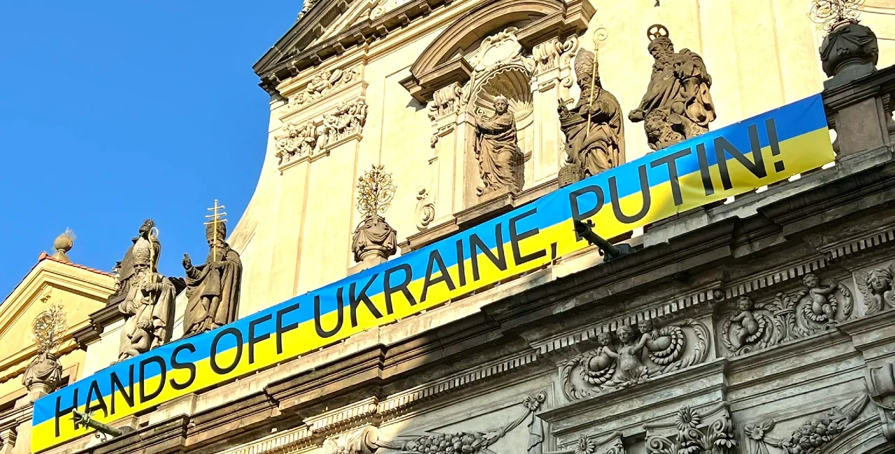 A pro-Ukraine banner in Prague, at the Church of St Salvator (Photo: Twitter/@Biz_Ukraine_Mag)