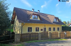 Family house for sale, 241m<sup>2</sup>, 1340m<sup>2</sup> of land