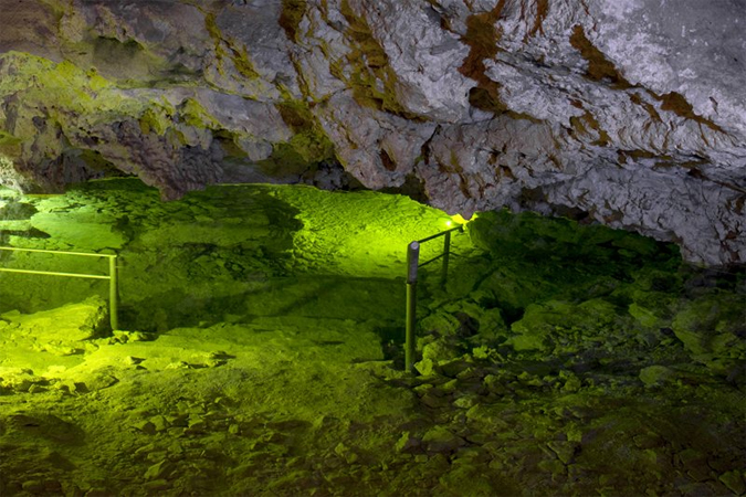 Descend into the underground world of limestone caves!