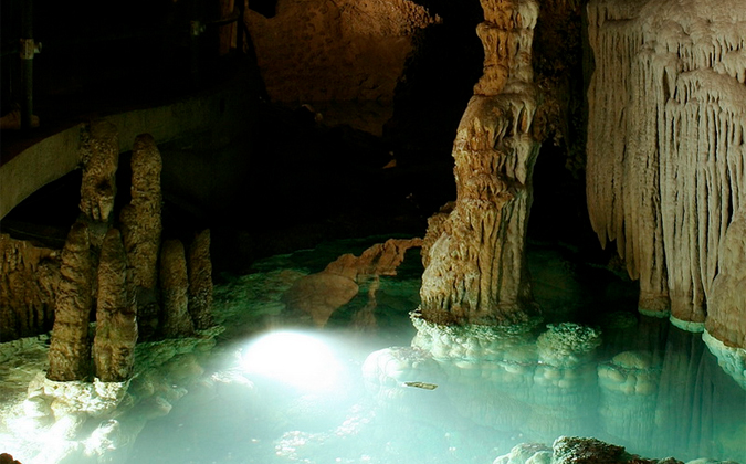 Descend into the underground world of limestone caves!
