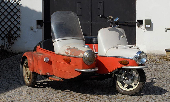 Vintage Scooters: Velorex and Čezeta