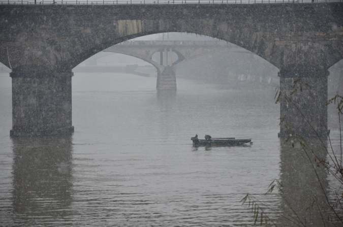 Fishing in the greyness, Judit Pecze