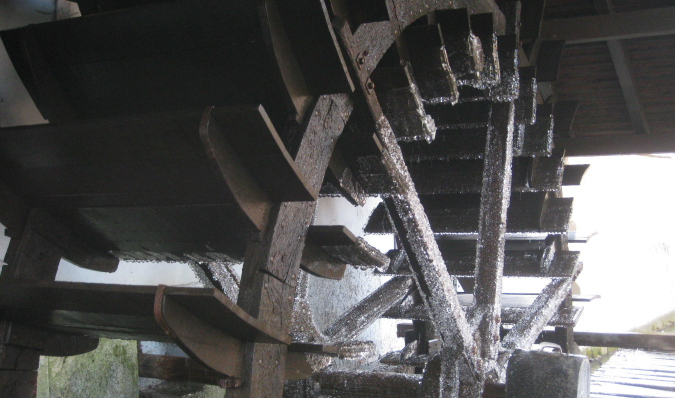 The ancient wheel of baroque Mill Huť
