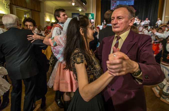 PHOTOS: Having a (Moravian) Ball