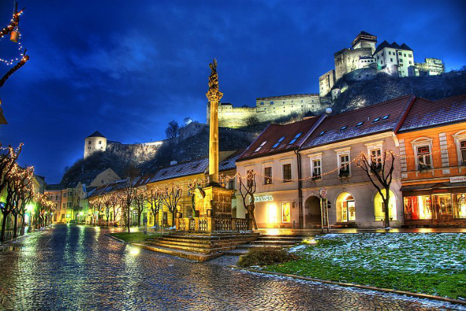 Trenčín Castle / Image: Wiki - Abphoto