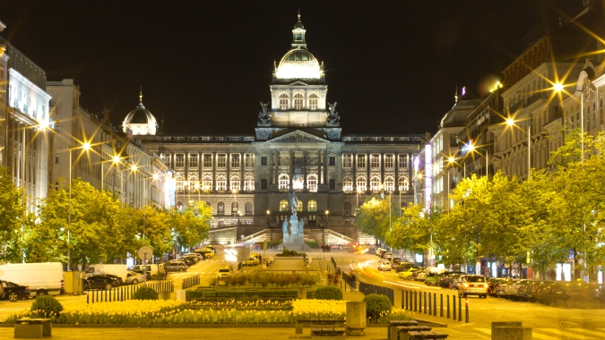 Hilarious Tripadvisor Reviews of Prague Landmarks