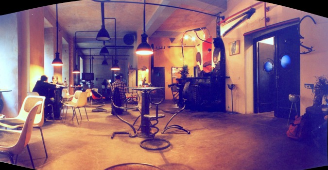 NoD café opens, 2000