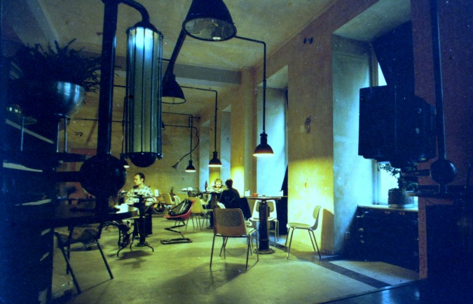 Theater salon, 2002