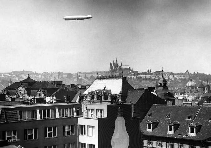 Flying airship Graf Zeppelin over Prague in 1930 ©HISTORICKE-FOTO.CZ