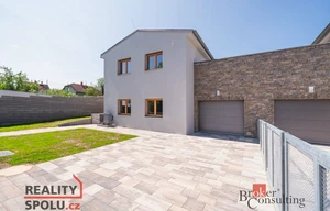 Family house for sale, 178m<sup>2</sup>, 616m<sup>2</sup> of land