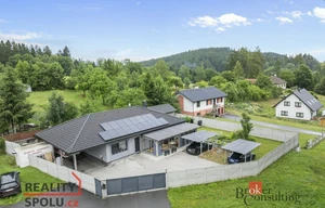 Family house for sale, 178m<sup>2</sup>, 819m<sup>2</sup> of land