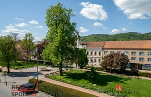 Family house for sale, 844m<sup>2</sup>, 1218m<sup>2</sup> of land