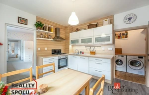 Family house for sale, 844m<sup>2</sup>, 1218m<sup>2</sup> of land