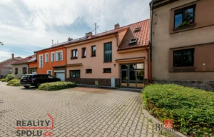 Family house for sale, 260m<sup>2</sup>, 319m<sup>2</sup> of land