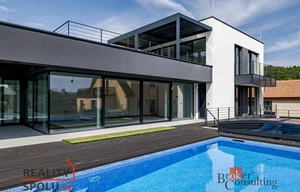 Family house for sale, 397m<sup>2</sup>, 848m<sup>2</sup> of land