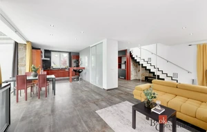 Family house for sale, 220m<sup>2</sup>, 815m<sup>2</sup> of land