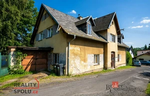 Family house for sale, 222m<sup>2</sup>, 637m<sup>2</sup> of land