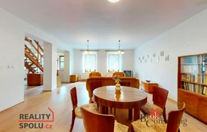 Family house for sale, 286m<sup>2</sup>, 631m<sup>2</sup> of land