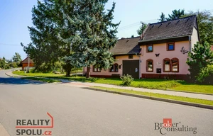 Family house for sale, 290m<sup>2</sup>, 2499m<sup>2</sup> of land