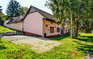 Family house for sale, 290m<sup>2</sup>, 2499m<sup>2</sup> of land