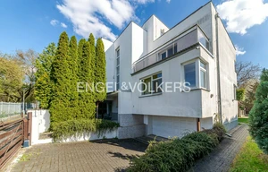 Family house for sale, 311m<sup>2</sup>, 615m<sup>2</sup> of land