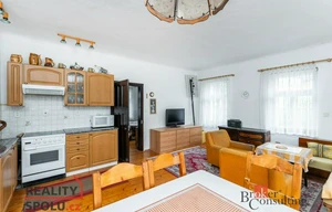 Family house for sale, 246m<sup>2</sup>, 836m<sup>2</sup> of land