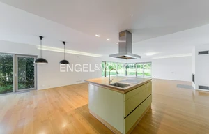 Family house for rent, 400m<sup>2</sup>, 1350m<sup>2</sup> of land