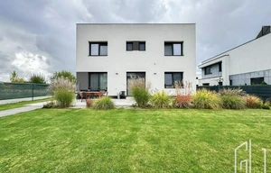 Family house for sale, 260m<sup>2</sup>, 620m<sup>2</sup> of land