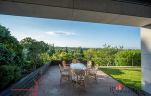 Family house for sale, 200m<sup>2</sup>, 732m<sup>2</sup> of land