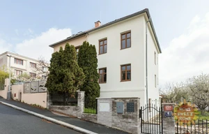Family house for sale, 320m<sup>2</sup>, 454m<sup>2</sup> of land