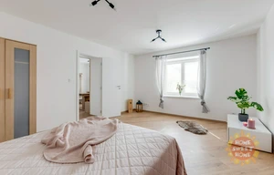 Family house for sale, 320m<sup>2</sup>, 454m<sup>2</sup> of land