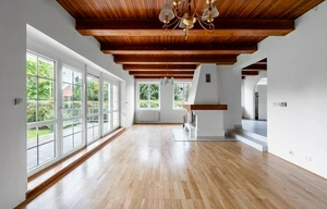 Family house for rent, 350m<sup>2</sup>, 950m<sup>2</sup> of land