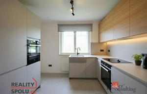 Family house for sale, 175m<sup>2</sup>, 860m<sup>2</sup> of land