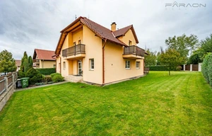 Family house for rent, 400m<sup>2</sup>, 1044m<sup>2</sup> of land