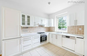 Family house for rent, 400m<sup>2</sup>, 1044m<sup>2</sup> of land