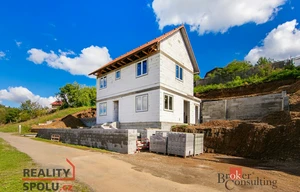 Family house for sale, 139m<sup>2</sup>, 818m<sup>2</sup> of land