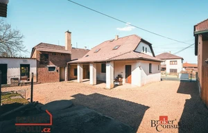 Family house for sale, 340m<sup>2</sup>, 909m<sup>2</sup> of land