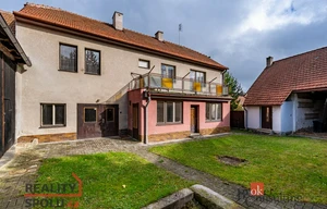 Family house for sale, 300m<sup>2</sup>, 671m<sup>2</sup> of land