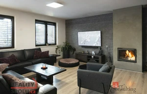 Family house for sale, 280m<sup>2</sup>, 981m<sup>2</sup> of land