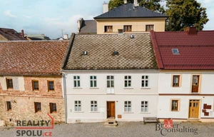 Family house for sale, 219m<sup>2</sup>, 145m<sup>2</sup> of land