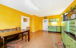 Family house for sale, 219m<sup>2</sup>, 145m<sup>2</sup> of land