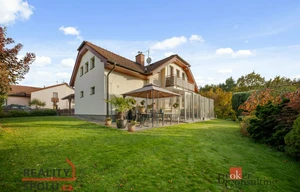 Family house for sale, 210m<sup>2</sup>, 1003m<sup>2</sup> of land