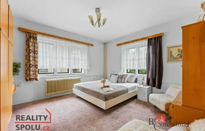 Family house for sale, 241m<sup>2</sup>, 856m<sup>2</sup> of land