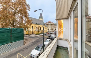 Apartment for rent, 4+1 - 3 bedrooms, 185m<sup>2</sup>