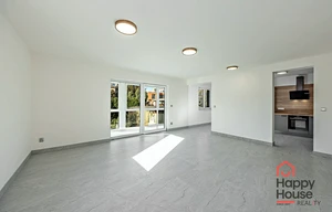 Family house for rent, 543m<sup>2</sup>, 348m<sup>2</sup> of land