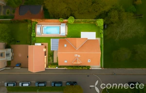 Family house for sale, 240m<sup>2</sup>, 582m<sup>2</sup> of land