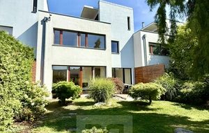 Family house for rent, 302m<sup>2</sup>, 289m<sup>2</sup> of land