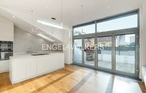 Apartment for rent, 5+1 - 4 bedrooms, 220m<sup>2</sup>